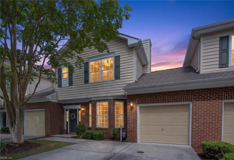 Photo 3 of 34 residential for sale in Virginia Beach virginia