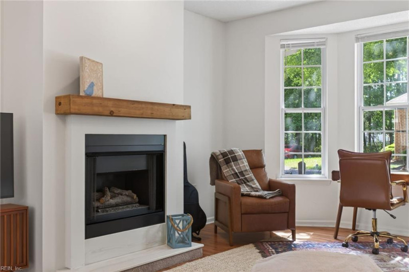 Photo 7 of 34 residential for sale in Virginia Beach virginia