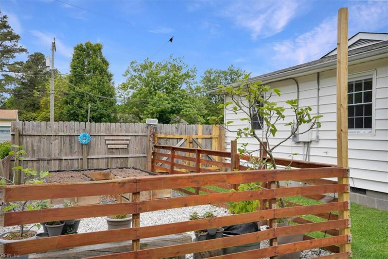Photo 11 of 39 residential for sale in Norfolk virginia