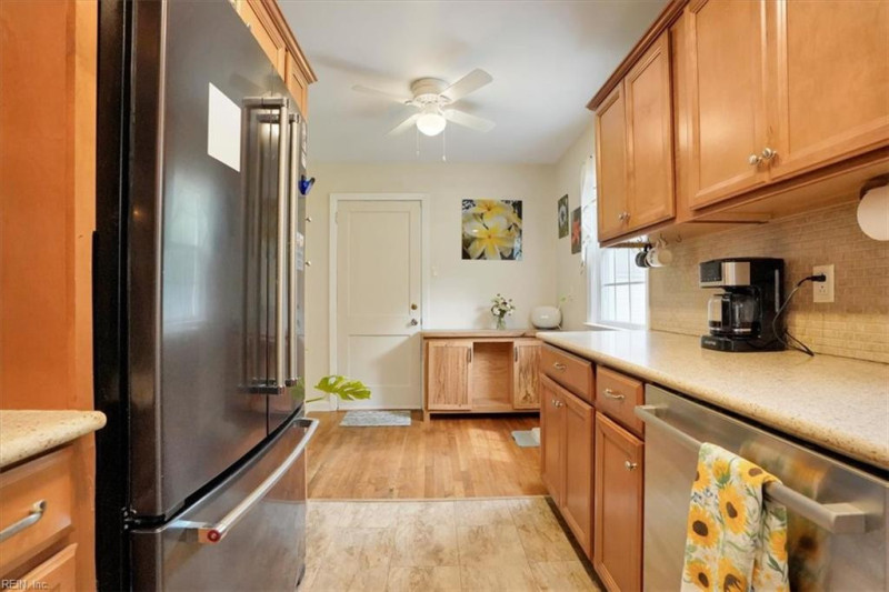 Photo 18 of 39 residential for sale in Norfolk virginia