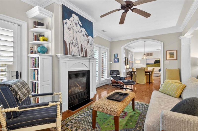 Photo 11 of 44 residential for sale in Virginia Beach virginia