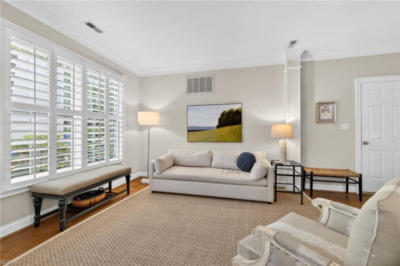 Photo 16 of 44 residential for sale in Virginia Beach virginia