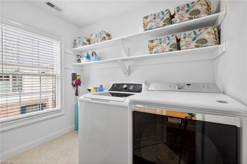 Photo 23 of 44 residential for sale in Virginia Beach virginia