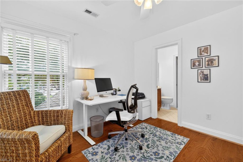 Photo 25 of 44 residential for sale in Virginia Beach virginia