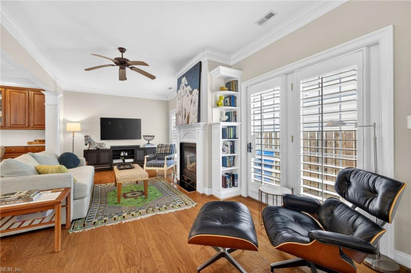 Photo 9 of 44 residential for sale in Virginia Beach virginia