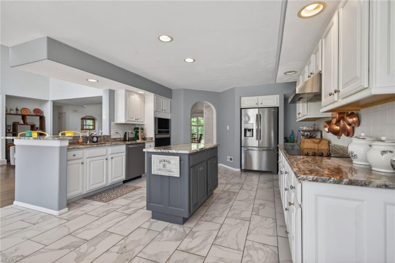 Photo 16 of 50 residential for sale in Isle of Wight County virginia