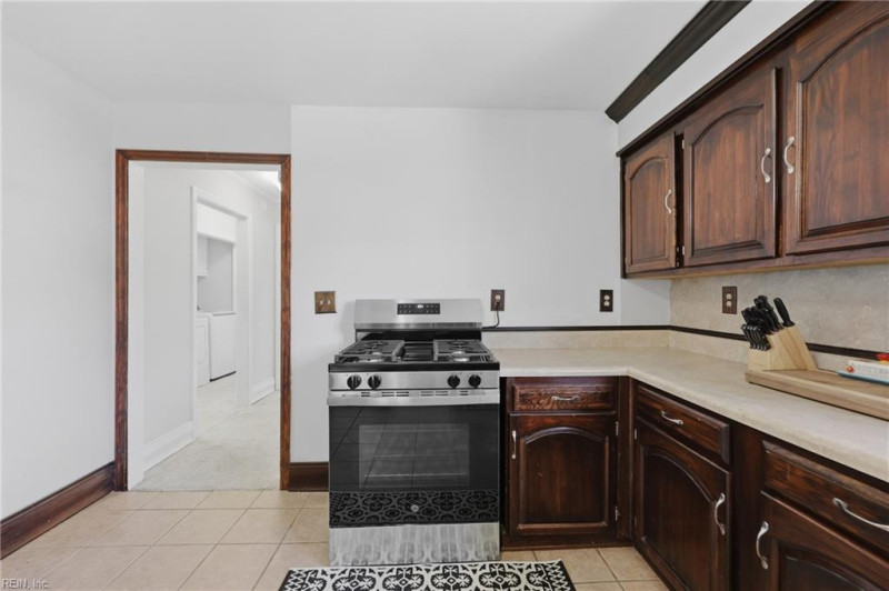 Photo 15 of 36 residential for sale in Chesapeake virginia