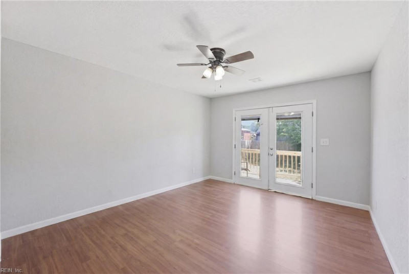 Photo 18 of 36 residential for sale in Chesapeake virginia