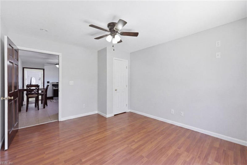 Photo 19 of 36 residential for sale in Chesapeake virginia