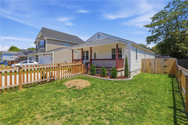 Photo 7 of 36 residential for sale in Chesapeake virginia