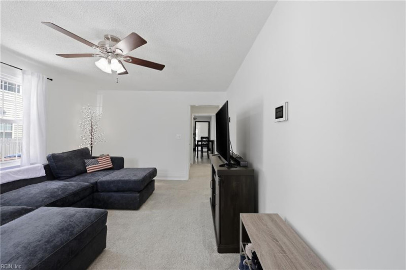 Photo 9 of 36 residential for sale in Chesapeake virginia