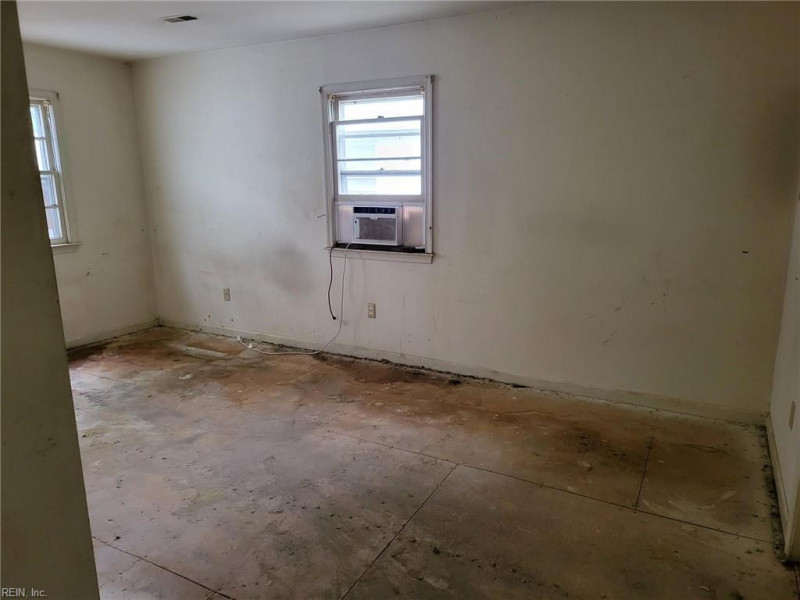 Photo 19 of 30 residential for sale in Hampton virginia