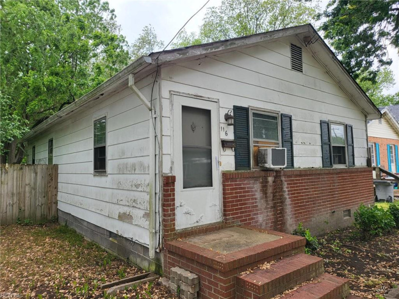 Photo 3 of 30 residential for sale in Hampton virginia