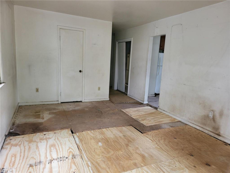 Photo 5 of 30 residential for sale in Hampton virginia
