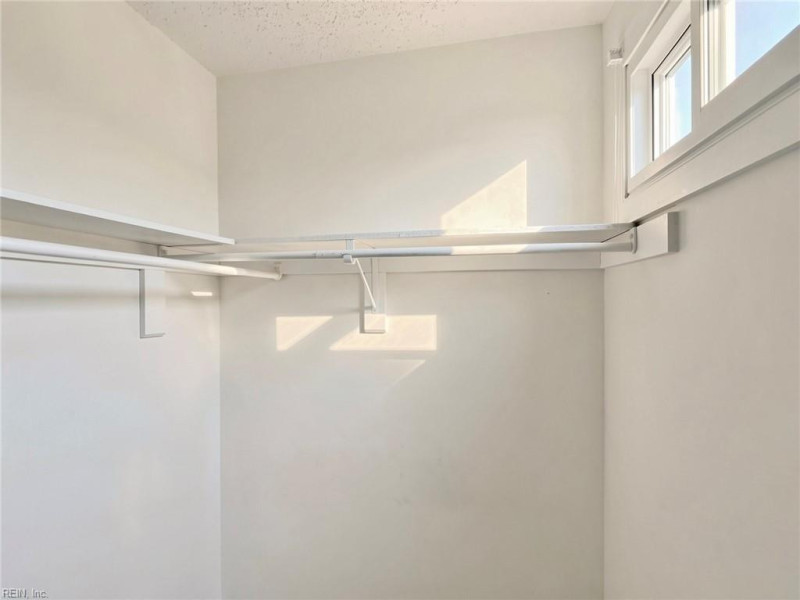 Photo 17 of 36 residential for sale in Virginia Beach virginia