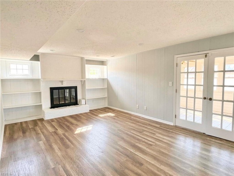 Photo 28 of 36 residential for sale in Virginia Beach virginia
