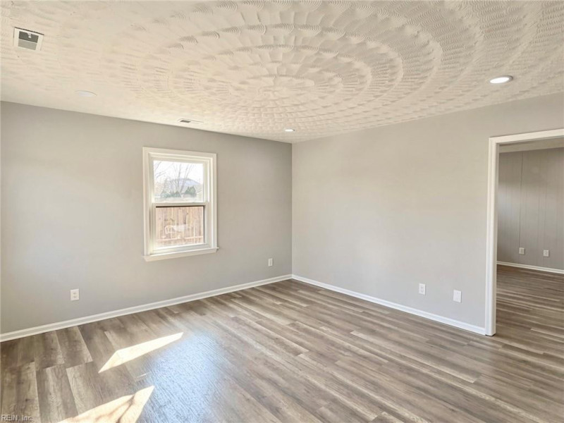 Photo 3 of 36 residential for sale in Virginia Beach virginia