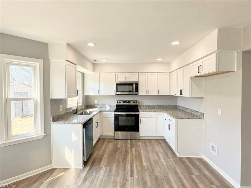 Photo 7 of 36 residential for sale in Virginia Beach virginia
