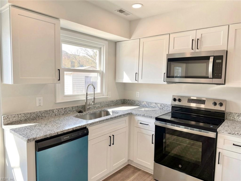 Photo 9 of 36 residential for sale in Virginia Beach virginia