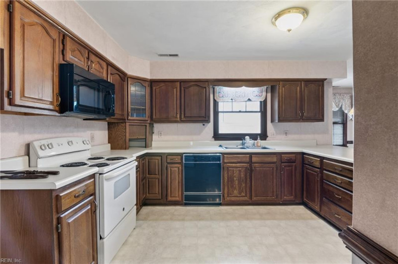 Photo 9 of 40 residential for sale in Newport News virginia Photo 9 of 40 residential for sale in Newport News virginia