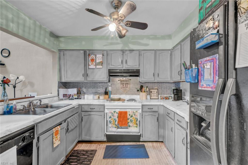 Photo 3 of 7 residential for sale in Newport News virginia Photo 3 of 7 residential for sale in Newport News virginia