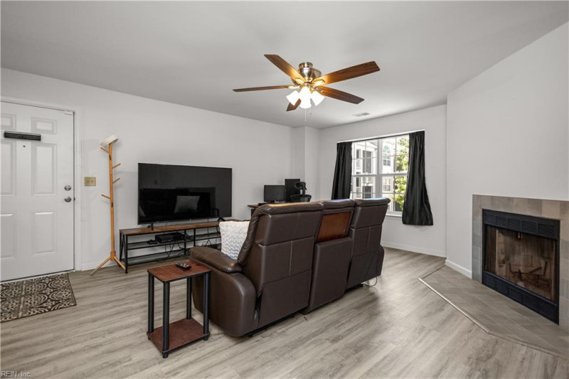 Photo 4 of 30 residential for sale in Norfolk virginia