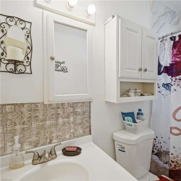 Photo 16 of 24 residential for sale in Portsmouth virginia