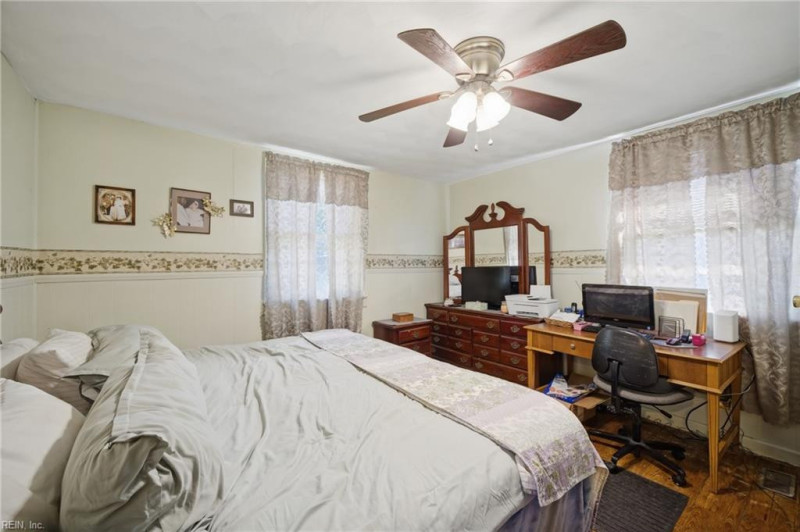 Photo 17 of 24 residential for sale in Portsmouth virginia
