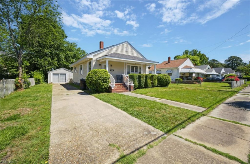 Photo 2 of 24 residential for sale in Portsmouth virginia