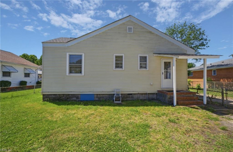 Photo 23 of 24 residential for sale in Portsmouth virginia
