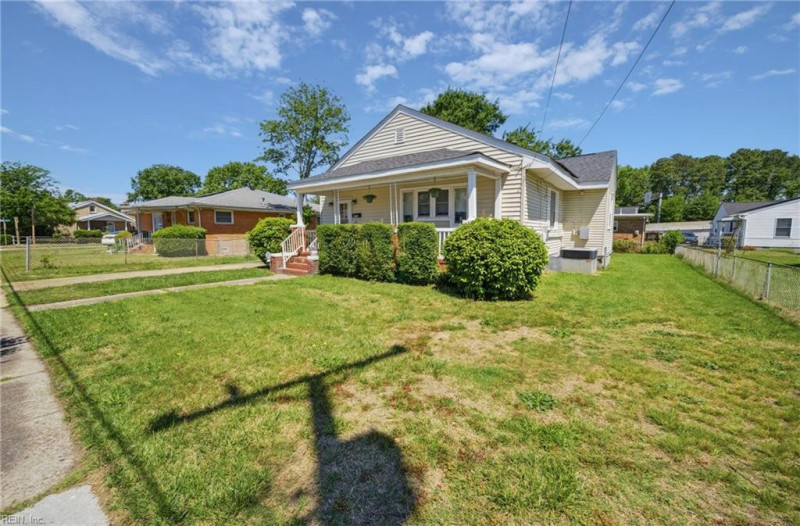 Photo 4 of 24 residential for sale in Portsmouth virginia