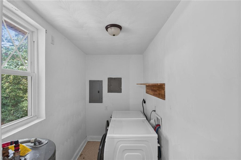 Photo 14 of 27 residential for sale in Norfolk virginia