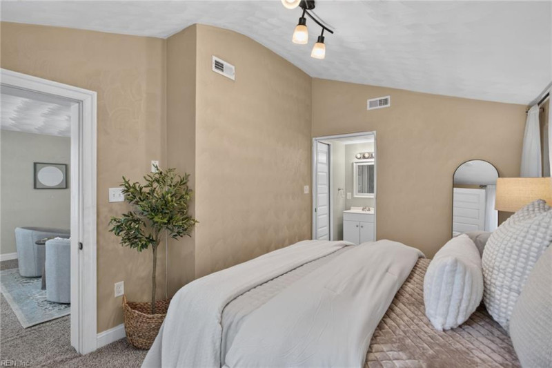 Photo 16 of 27 residential for sale in Norfolk virginia