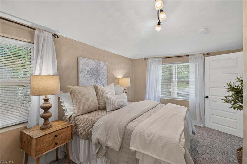 Photo 17 of 27 residential for sale in Norfolk virginia