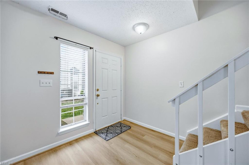 Photo 10 of 38 residential for sale in Virginia Beach virginia