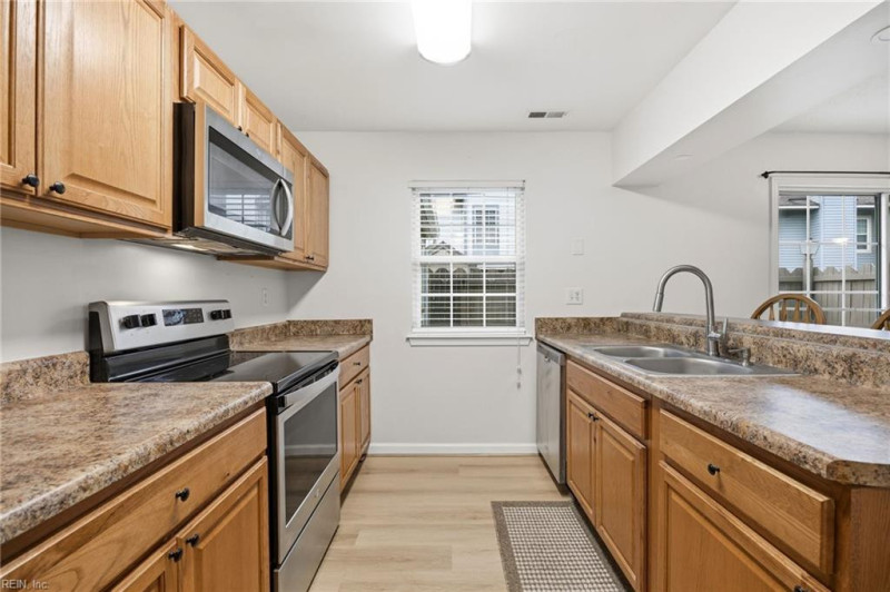 Photo 16 of 38 residential for sale in Virginia Beach virginia