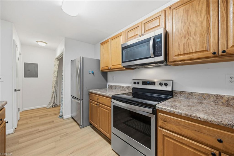Photo 18 of 38 residential for sale in Virginia Beach virginia