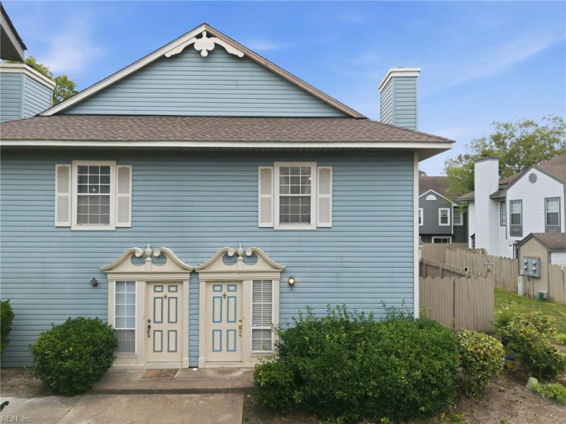 Photo 3 of 38 residential for sale in Virginia Beach virginia