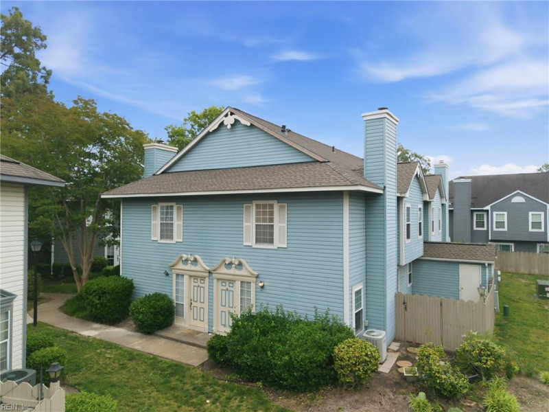 Photo 4 of 38 residential for sale in Virginia Beach virginia