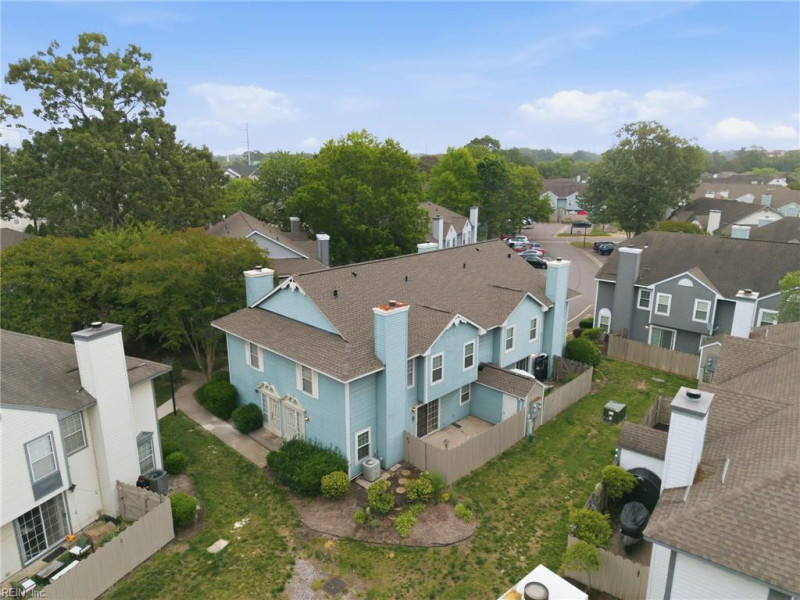 Photo 5 of 38 residential for sale in Virginia Beach virginia