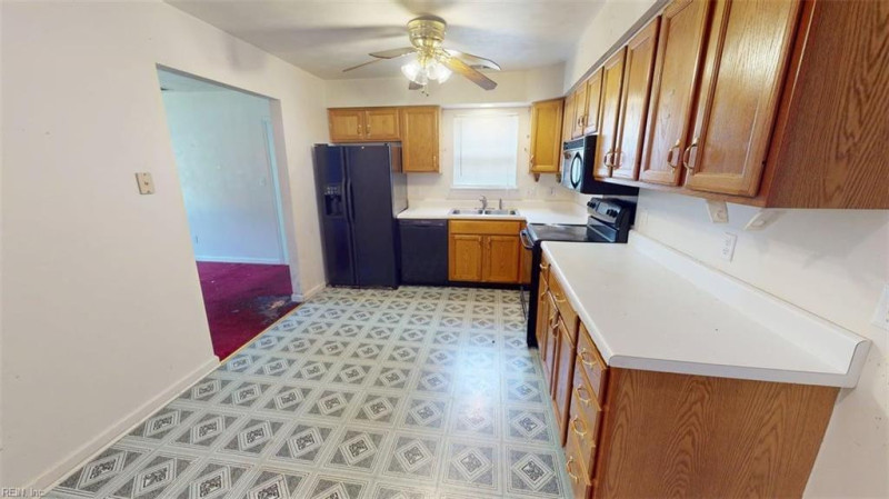 Photo 11 of 50 residential for sale in Suffolk virginia