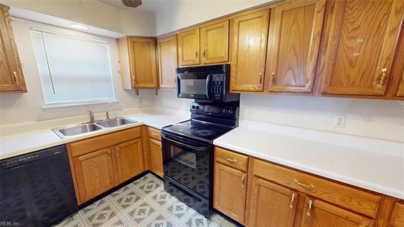 Photo 15 of 50 residential for sale in Suffolk virginia