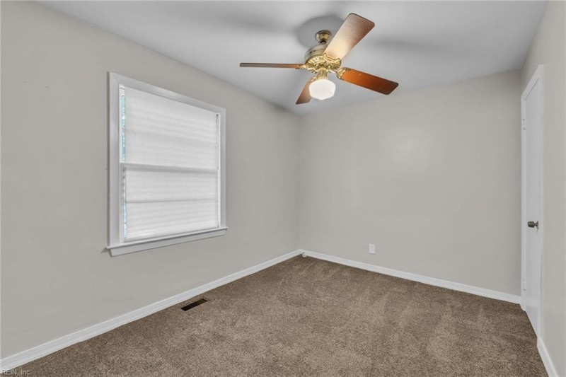 Photo 12 of 34 residential for sale in Newport News virginia
