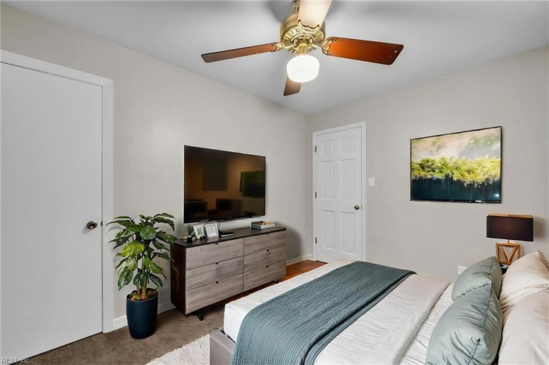 Photo 15 of 34 residential for sale in Newport News virginia