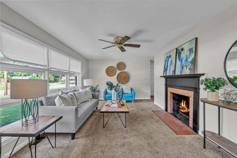 Photo 5 of 34 residential for sale in Newport News virginia