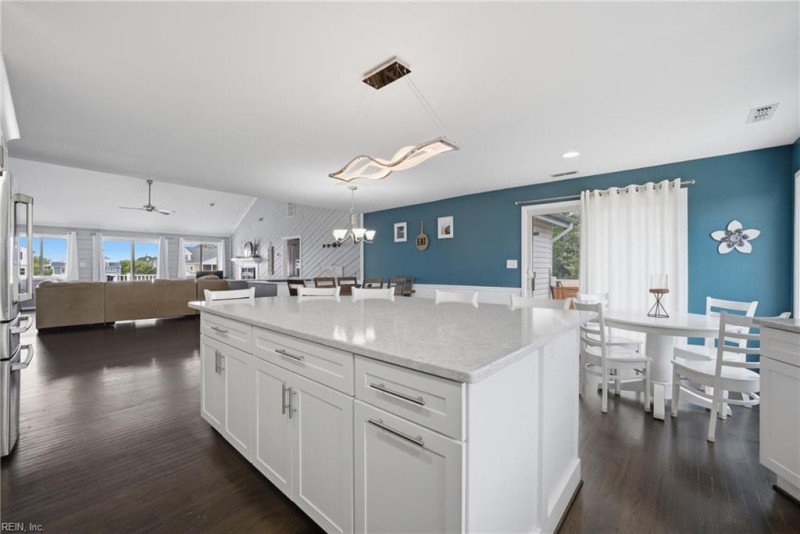 Photo 12 of 44 residential for sale in Virginia Beach virginia