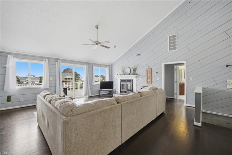 Photo 17 of 44 residential for sale in Virginia Beach virginia