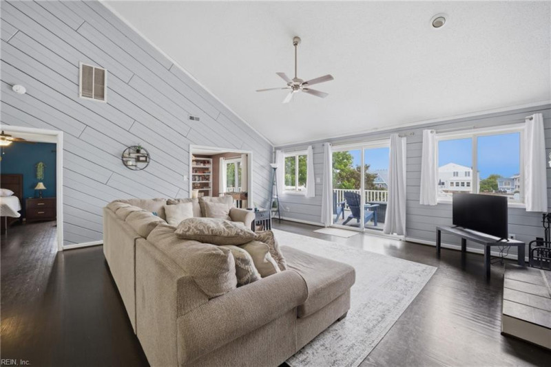 Photo 18 of 44 residential for sale in Virginia Beach virginia