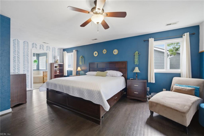 Photo 25 of 44 residential for sale in Virginia Beach virginia