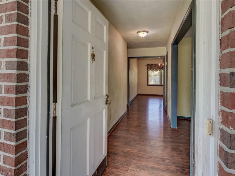 Photo 14 of 33 residential for sale in Portsmouth virginia